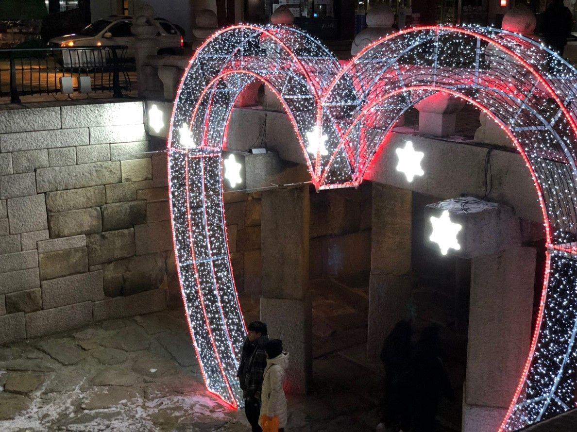 2025, christmas, lights, festival, beautiful, romantic, holiday, happy new year, 2025, lanterns, angels, heart, stream, cheonggyecheon, seoul, korea, jonggak